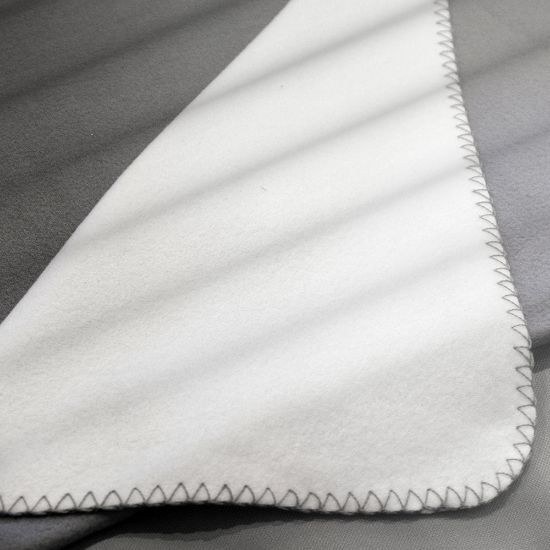 Plaid polaire bicolore en polyester 150 gr/m² MAHANA